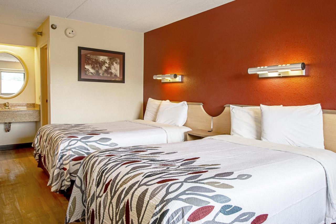 Red Roof Inn Fairmont Esterno foto