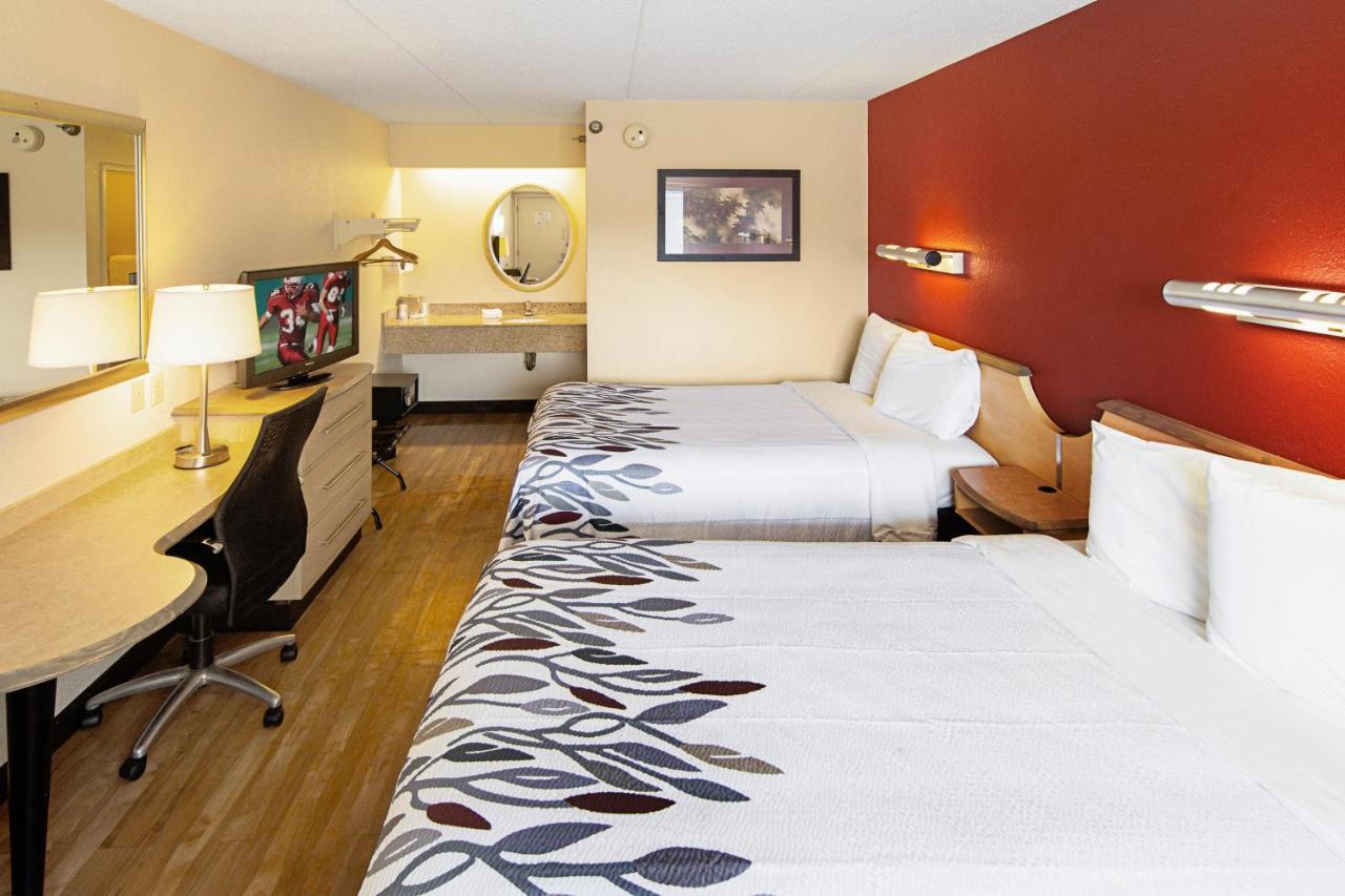 Red Roof Inn Fairmont Esterno foto