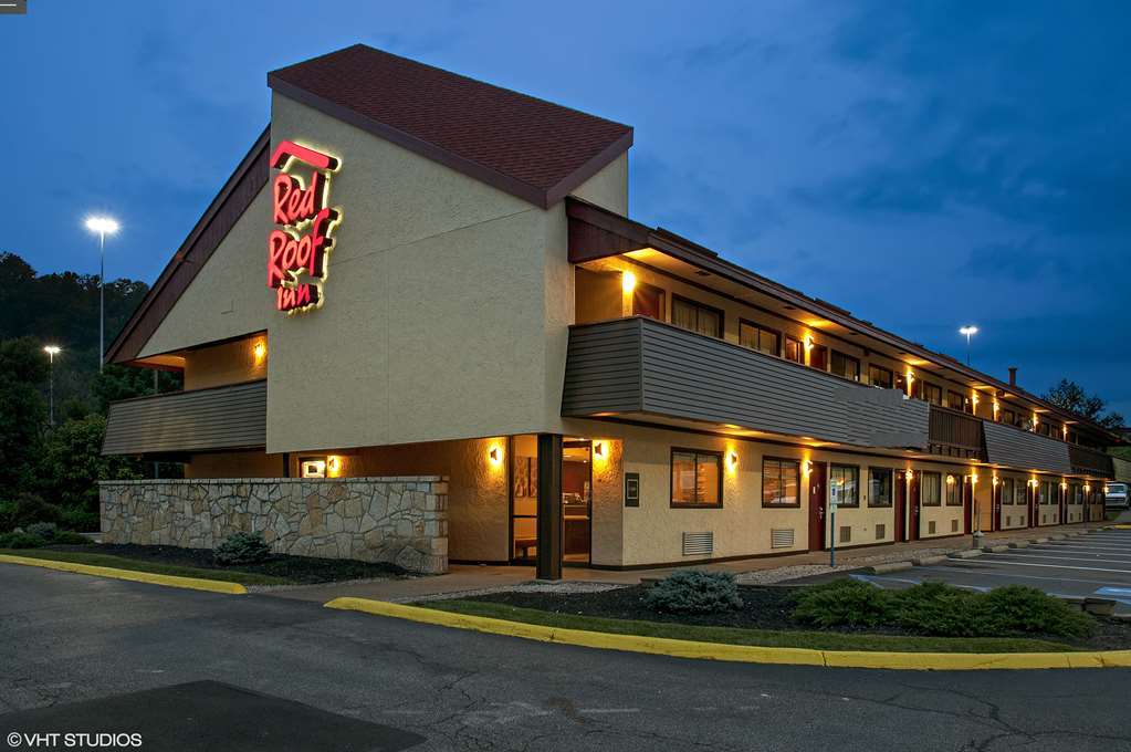 Red Roof Inn Fairmont Esterno foto