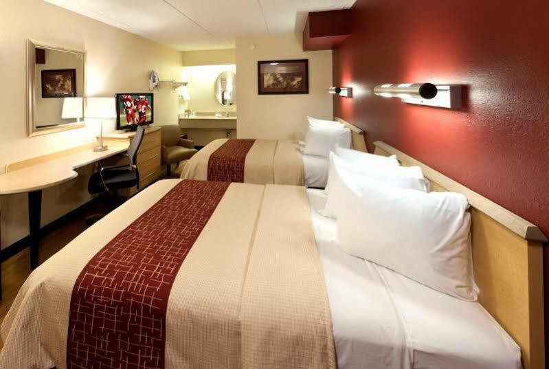 Red Roof Inn Fairmont Esterno foto