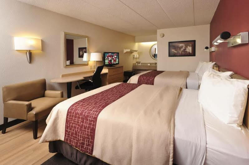 Red Roof Inn Fairmont Esterno foto