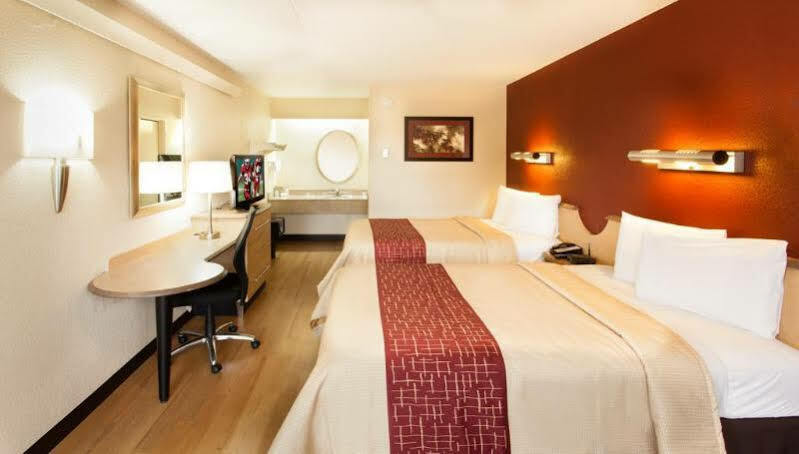 Red Roof Inn Fairmont Esterno foto